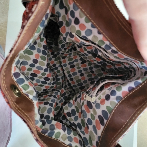 Perfect autumn 🍂 bag by Axcess Liz Claiborne - Picture 2 of 3